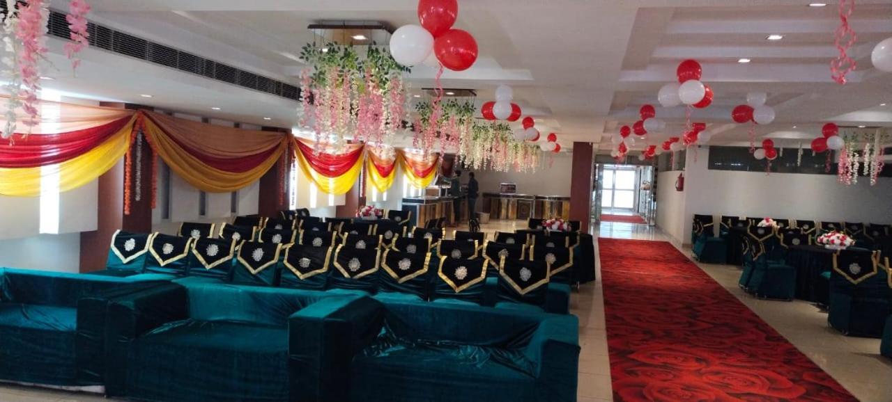Kartikay Hotel Hisār Exterior foto